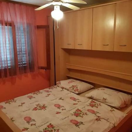 Apartmani Katica Vir Exteriör bild