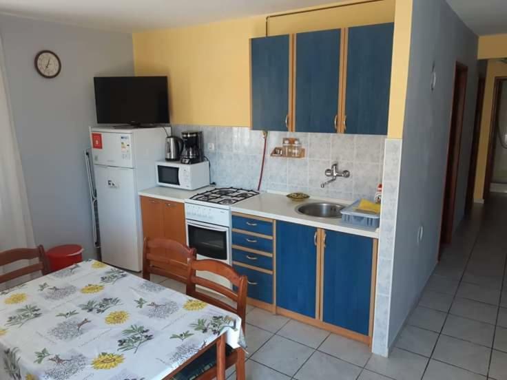 Apartmani Katica Vir Exteriör bild