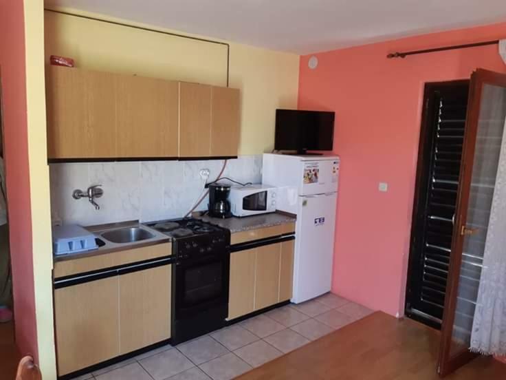 Apartmani Katica Vir Exteriör bild